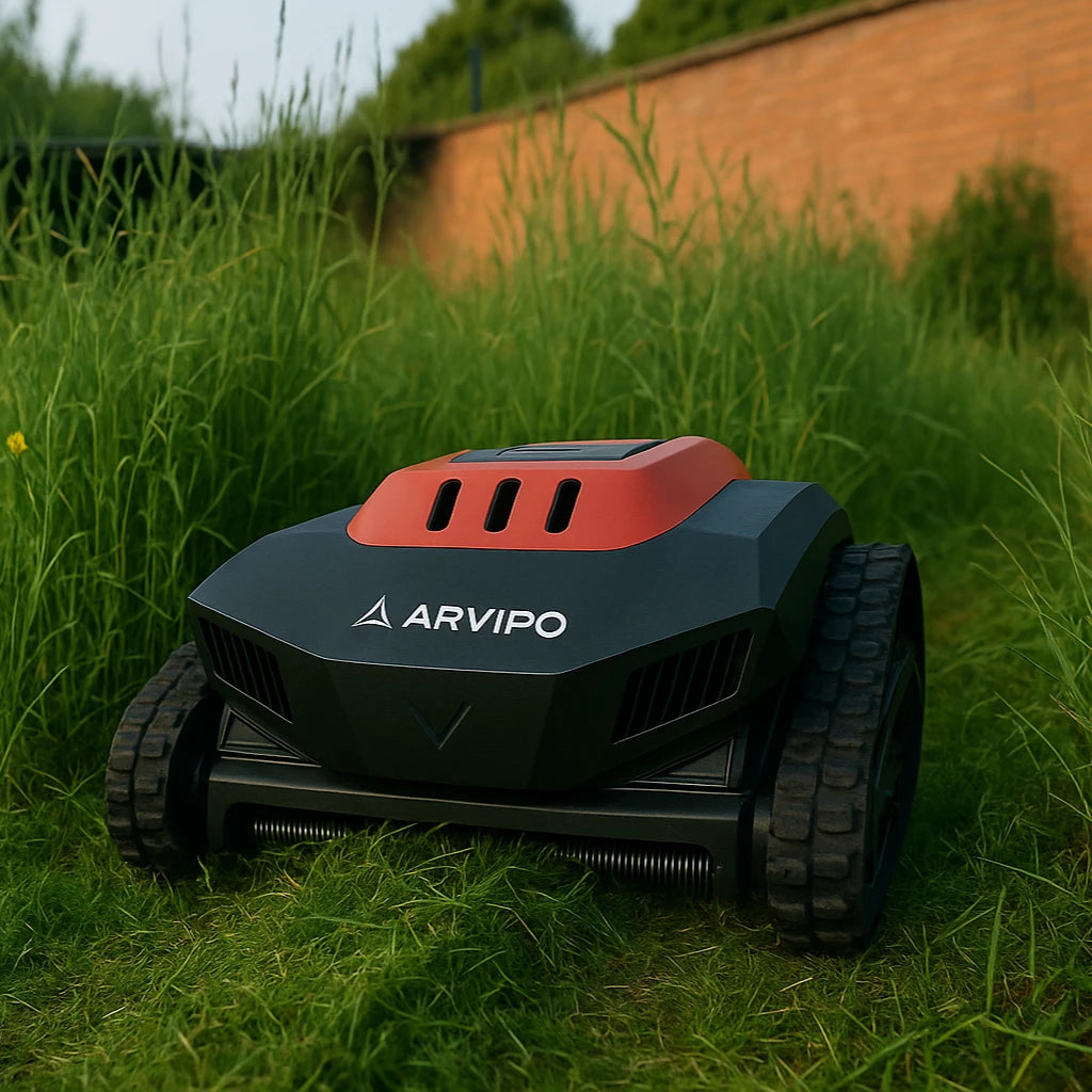 Robot desbrozador Arvipo trabajando en campo de hierba alta en Solsona, servicio de desbroce profesional Cap de Costa.